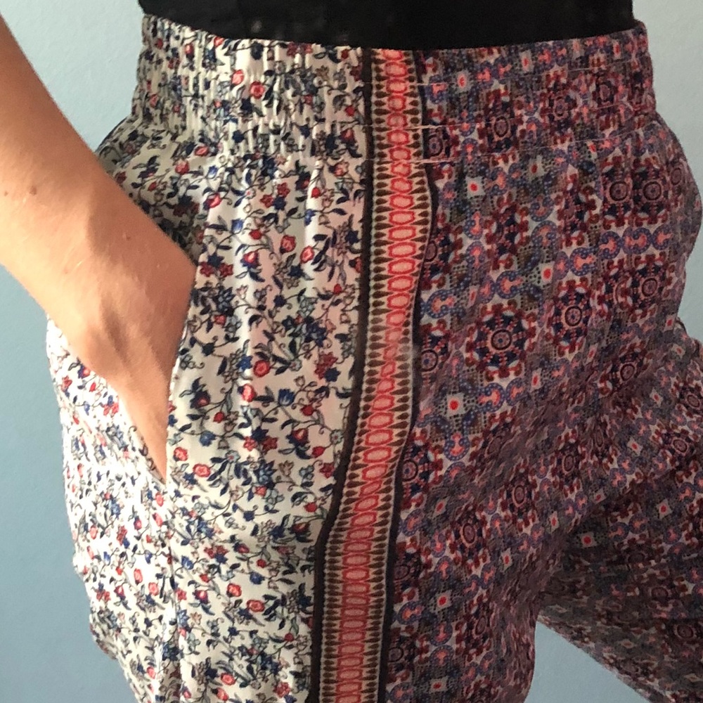Pattern stretch waist pants with pockets